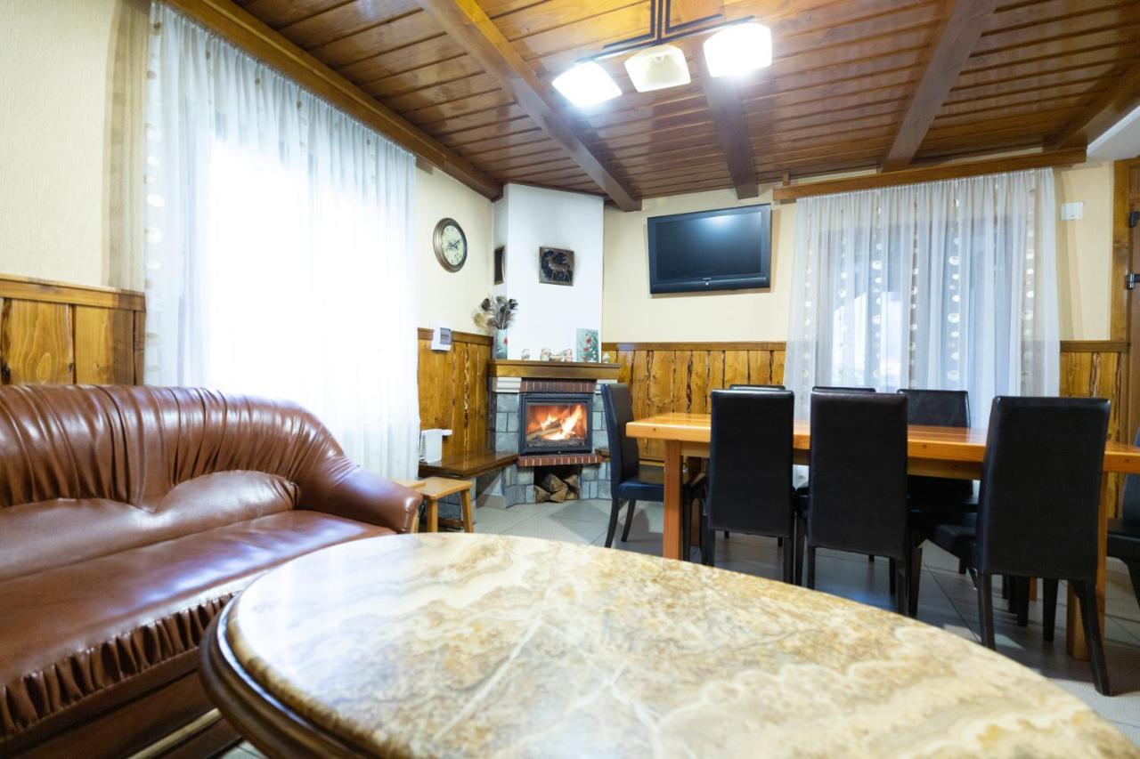 Willa Conacul De Sub Munte Novaci-Străini Zewnętrze zdjęcie