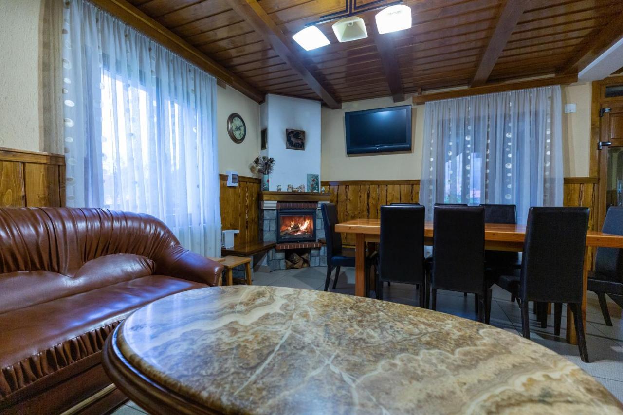 Willa Conacul De Sub Munte Novaci-Străini Zewnętrze zdjęcie